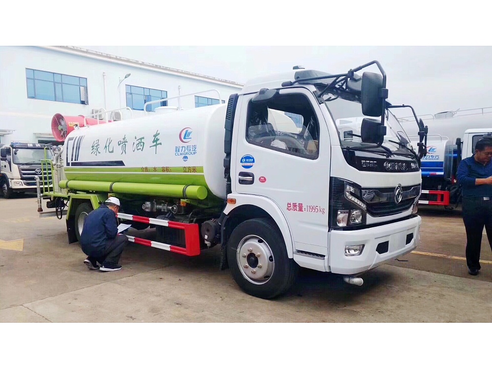 東風(fēng)大多利卡霧炮灑水車(chē)國(guó)六9立方